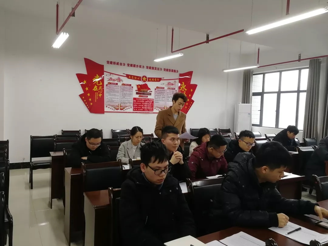 图为 学生讲话